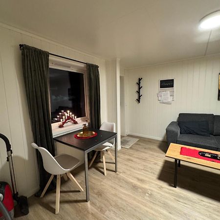 Liten Eldre Og Koselig Studiohybel Svolvær Εξωτερικό φωτογραφία