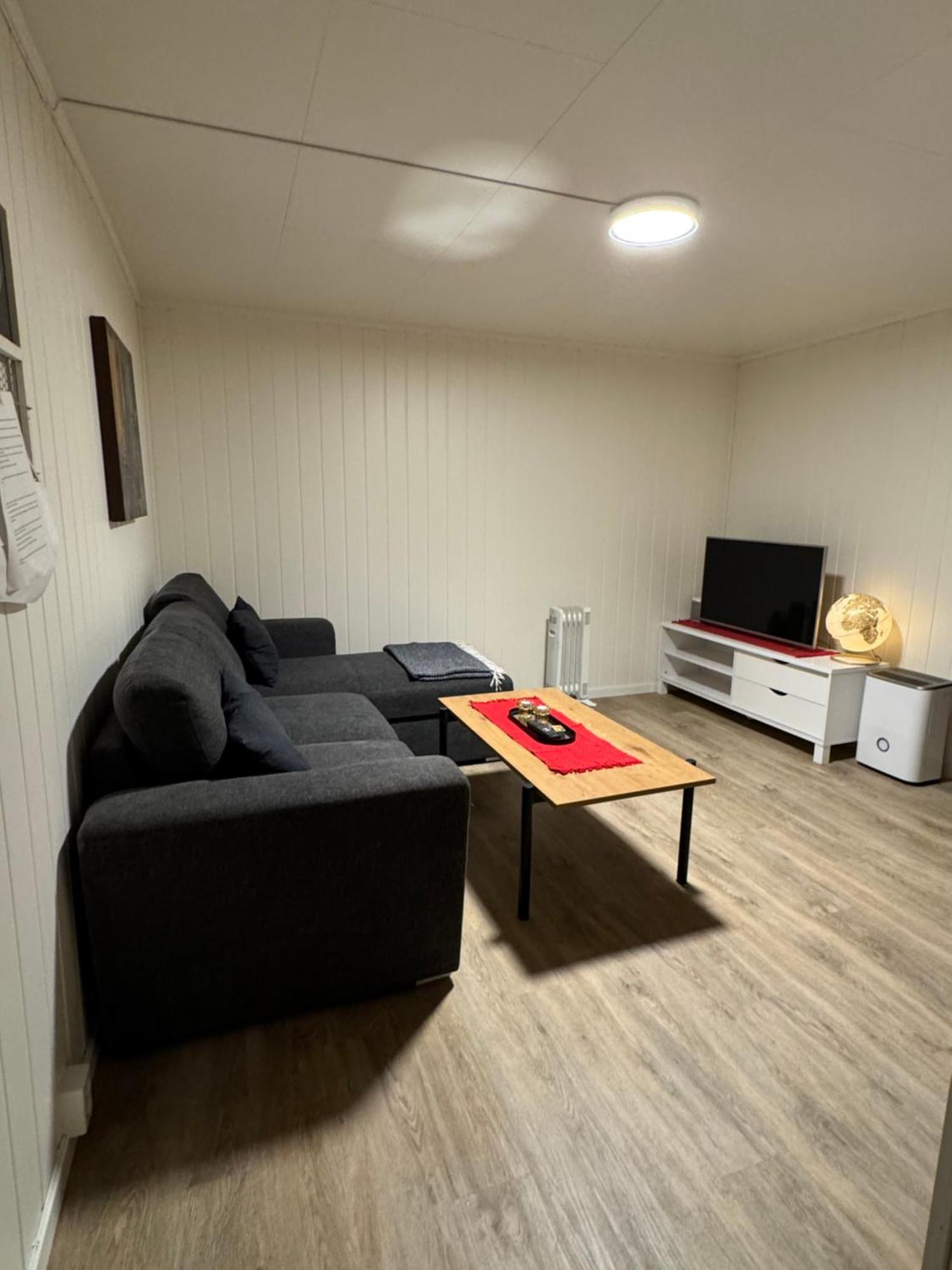 Liten Eldre Og Koselig Studiohybel Svolvær Εξωτερικό φωτογραφία