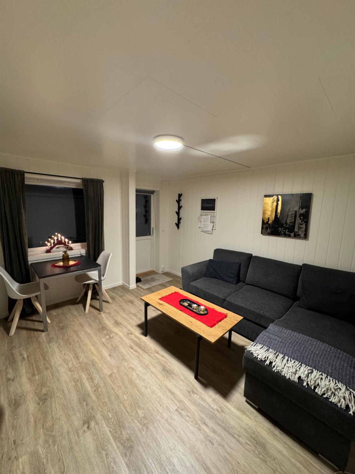 Liten Eldre Og Koselig Studiohybel Svolvær Εξωτερικό φωτογραφία