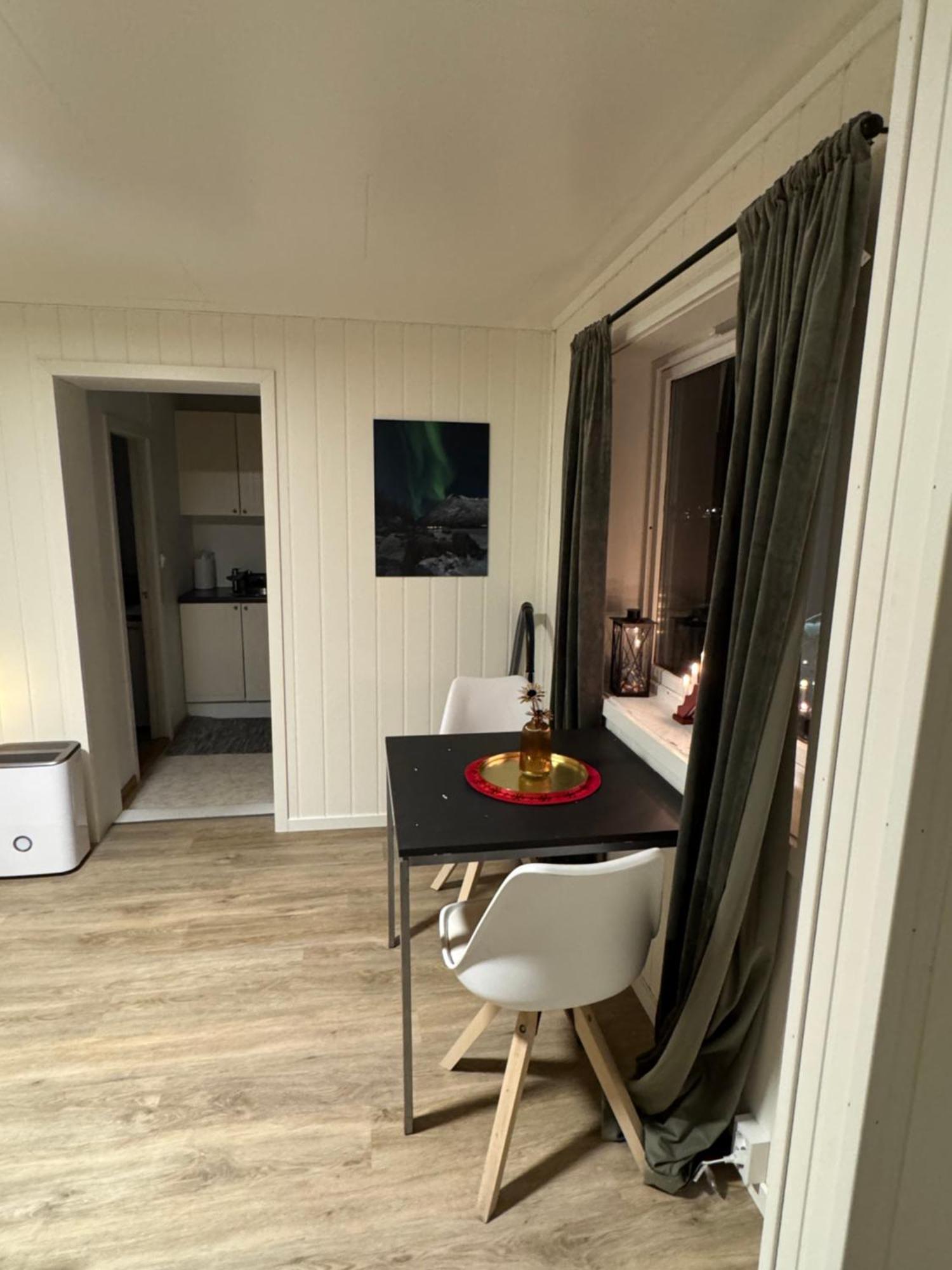 Liten Eldre Og Koselig Studiohybel Svolvær Εξωτερικό φωτογραφία